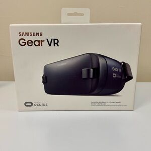 Samsung Gear VR Oculus SM-R323N Virtual Reality Headset, New Sealed Box